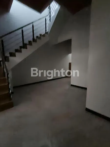 image RUMAH BARU GREESS 2 LANTAI, LOKASI STRATEGIS DI PAKIS TIRTOSARI (2)