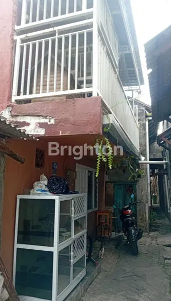 image RUMAH 2 LANTAI HARGA 225 JT TENGAH KOTA SHM PETEMON SURABAYA (1)