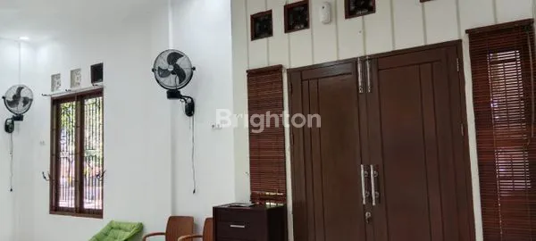 image RUMAH BAGUS D\\\'HOEK SIAP HUNI+SEMI FURNISHED+ROOFTOP DI KOMP PERUM YANG ASRI DI BUKIT BARUGA MAKASSAR (5)