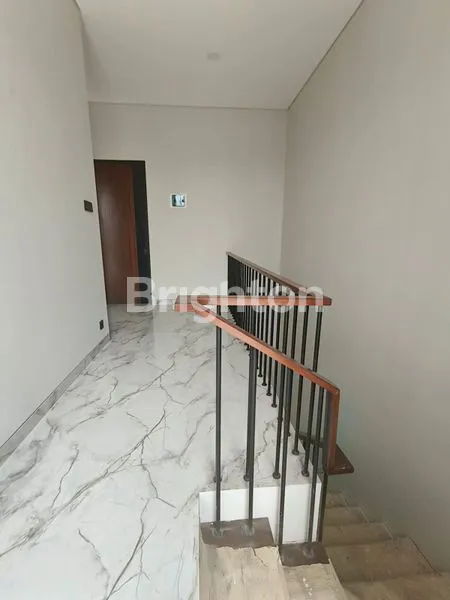 image RUMAH BARU MINIMALIS MODERN AREA MANYAR KERTOARJO SURABAYA TIMUR (7)