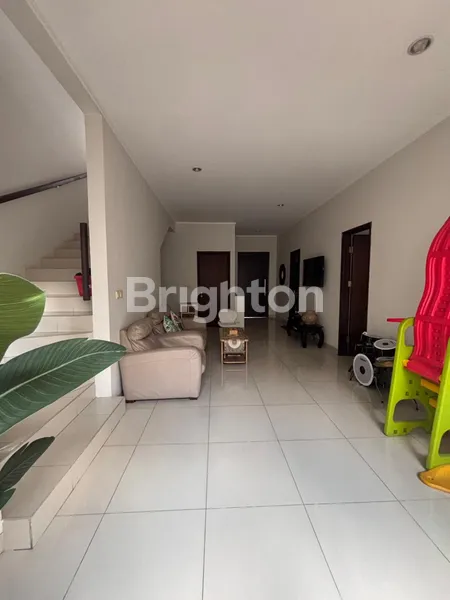 image JUAL CEPAT: RUMAH CANTIK TERAWAT DI MODERNLAND – AKSES STRATEGIS & LINGKUNGAN NYAMAN (4)