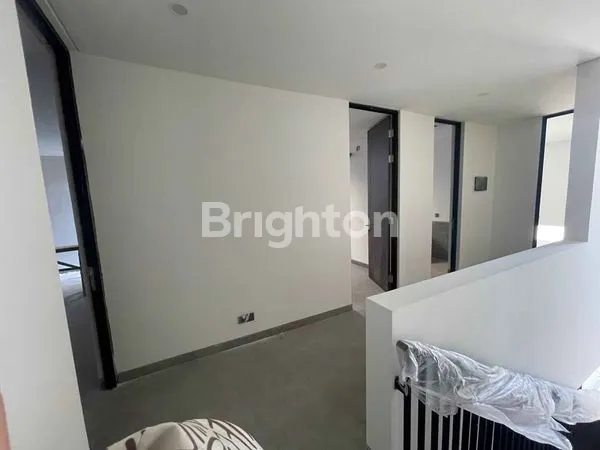 image JUAL RUMAH 2 LANTAI BARU GRESS CENTRAL PARK MULYOSARI SURABAYA TIMUR (3)