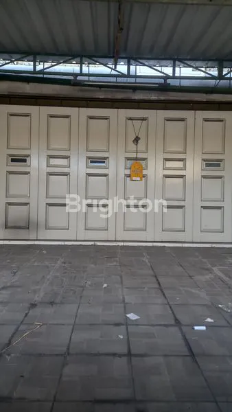 image RUMAH LAMA HITUNG TANAH BISA UNTUK USAHA DI SIMPANG DARMO PERMAI SELATAN PINGGIR JALAN SURABAYA BARAT (2)