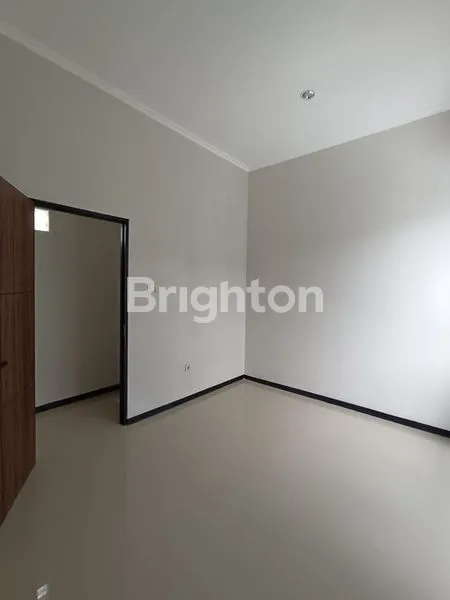 image SEWA RUMAH STRATEGIS DUKUH PAKIS (2)