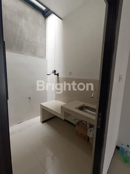 image SEWA RUMAH STRATEGIS DUKUH PAKIS (6)