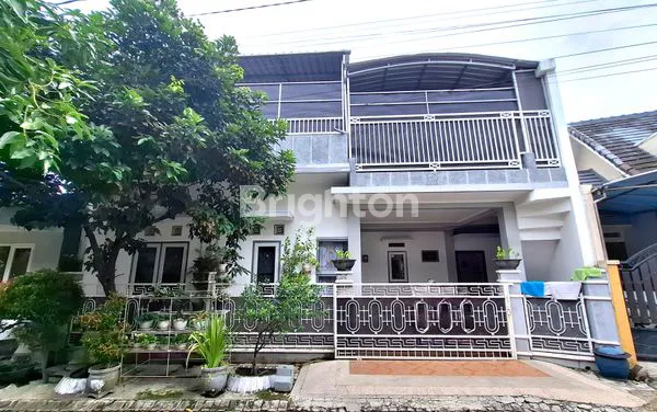 image RUMAH FURNISH 2 LANTAI DI PERUMAHAN GRIYA SHANTA SOEHAT MALANG (1)