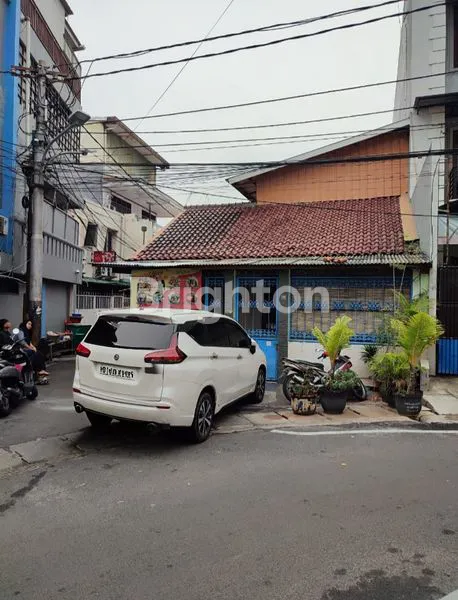 image RUMAH 2LT HOEK SHM DI KARTINI SAWAH BESAR (4)