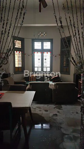 image RUMAH INDIS STRATEGIS DI CIMAHI KOTA, COCOK UNTUK TINGGAL ATAU JADI CAFE (2)