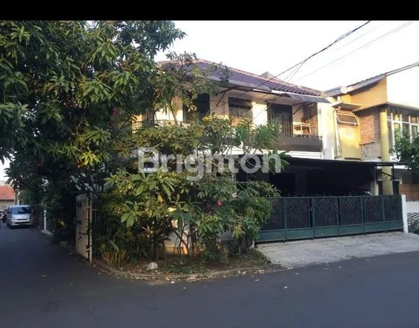 image RUMAH DUA LANTAI POJOK MURAH PULOMAS JAKTIM (1)