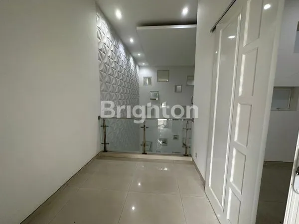 image JUAL RUMAH MEWAH 2LANTAI ROYAL RESIDENCE BOULEVARD WIYUNG SURABAYA BARAT (8)