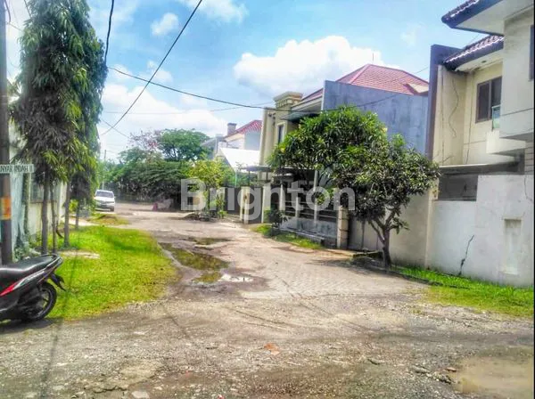 image RUMAH MINIMALIS MANYAR INDAH SURABAYA  2 LANTAI POSISI HOOK (3)
