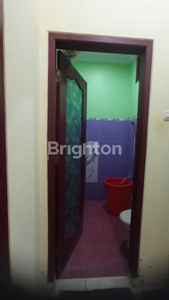 image RUMAH SIAP HUNI DENGAN AREA PARKIR YANG LUAS (8)