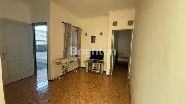 image RUMAH FURNISH 2 LANTAI DI PERUMAHAN GRIYA SHANTA SOEHAT MALANG (7)