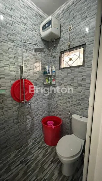 image RUMAH FURNISH 2 LANTAI DI PERUMAHAN GRIYA SHANTA SOEHAT MALANG (8)