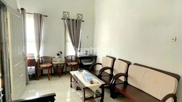 image RUMAH FURNISH 2 LANTAI DI PERUMAHAN GRIYA SHANTA SOEHAT MALANG (3)