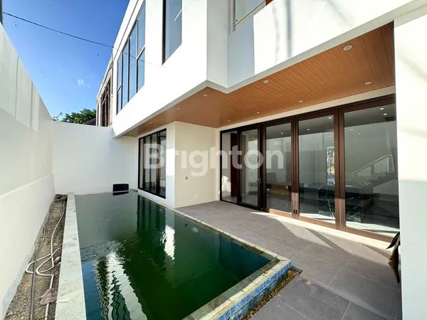 image VILLA MEWAH 2 LANTAI DI UMALAS, LT 250M² (3)