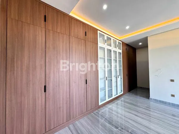 image VILLA MEWAH 2 LANTAI DI UMALAS, LT 250M² (7)