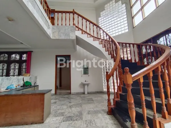 image DIJUAL RUMAH DUA LANTAI 4 KAMAR DI LOKASI STRATEGIS – GATOT SUBROTO, DENPASAR (1)