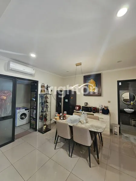 image RUMAH 2 LANTAI EKSKLUSIF  DI CLUSTER CARSON GADING SERPONG  (7)