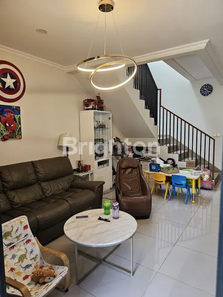 image RUMAH 2 LANTAI EKSKLUSIF  DI CLUSTER CARSON GADING SERPONG  (5)