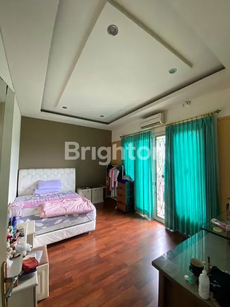 image DIJUAL RUMAH MEWAH FULL FURNISH SIAP HUNI LOKASI STRATEGIS PUSAT KOTA (4)