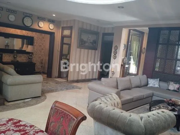 image RUMAH BESAR TERAWAT BLOKM GANDARIA JAKSEL (6)