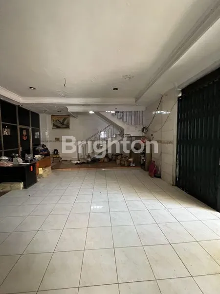 image RUMAH BESAR DI KAWASAN JEMBATAN BESI - JAKARTA BARAT (3)