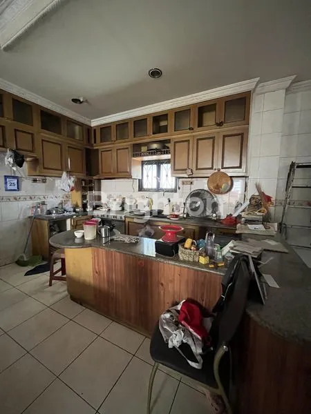 image RUMAH BESAR DI KAWASAN JEMBATAN BESI - JAKARTA BARAT (4)