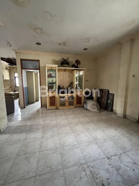 image RUMAH BESAR DI KAWASAN JEMBATAN BESI - JAKARTA BARAT (6)