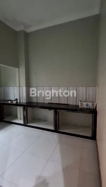 image RUMAH 2 LANTAI DEPAN MASJID DI BALIKPAPAN BARU (3)