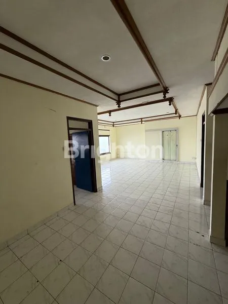 image RUMAH KANTOR DENGAN PARKIR LUAS DI KAWASAN WISATA SANUR (4)