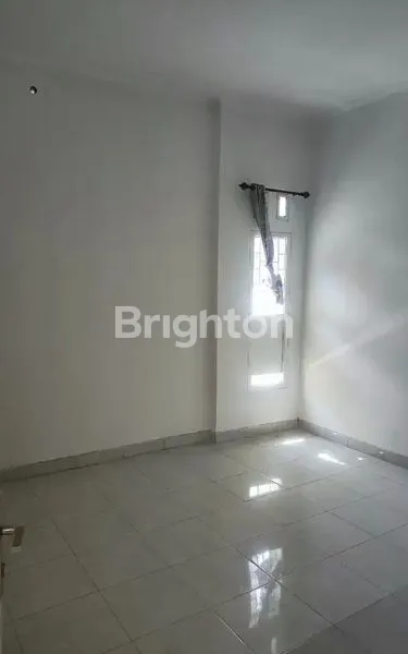 image RUMAH DI PERUM SANGIR TOWN HOUSE PAULAN - COLOMADU (8)