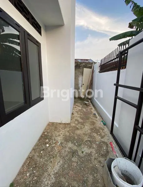 image RUMAH CANTIK POSISI HOOK LIMBUNGAN  (8)