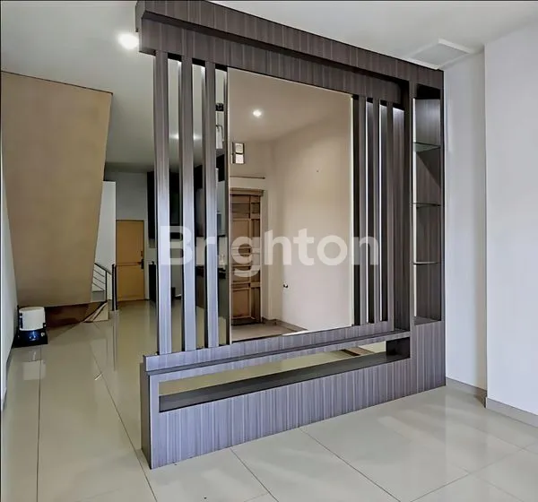 image RUKO POSISI HOOK DI KOMPLEK ISTANA PRIMA 2 JL.BRIDJEND KATAMSO SIAP HUNI  (4)