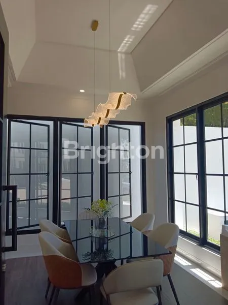 image THE WHITE HOUSE BY DIAN ISTANA, WIYUNG SURABAYA (5)