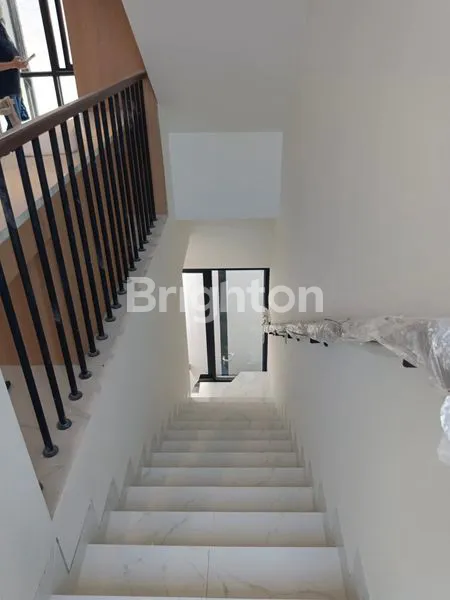 image THE WHITE HOUSE BY DIAN ISTANA, WIYUNG SURABAYA (8)