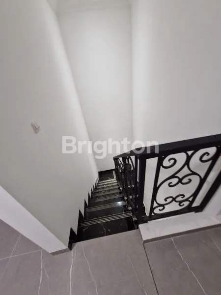 image DIJUAL RUMAH KOMPLEK DPR RI JOGLO  (7)