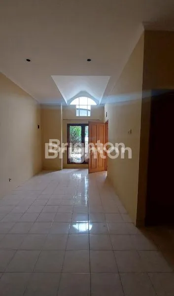 image DIJUAL RUMAH DIKAWASAN STRATEGIS DI TARUMAJAYA BEKASI (3)