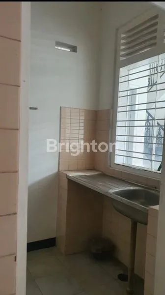 image RUMAH 2LANTAI DI AREA TENGAH KOTA MALANG (5)