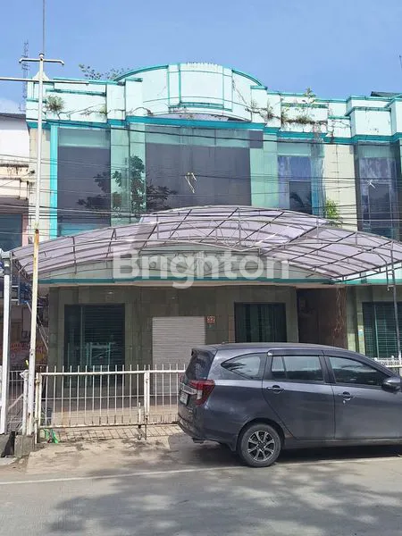 RUMAH KANTOR 2 LANTAI DISEWAKAN  PINGGIR JALAN