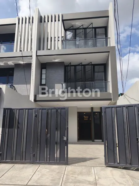 image RUMAH BARU 3 LANTAI • ARSITEKTUR MODERN MINIMALIS • SUNRISE GARDEN (2)