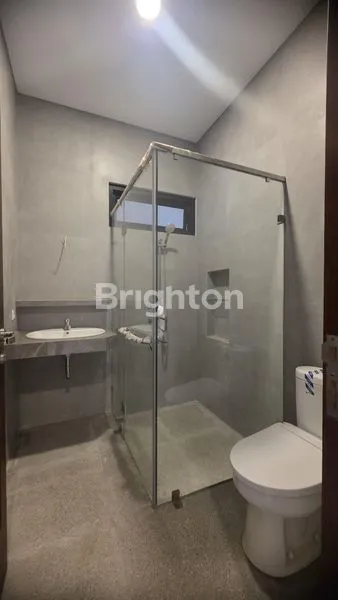 image RUMAH BARU 3 LANTAI • ARSITEKTUR MODERN MINIMALIS • SUNRISE GARDEN (6)