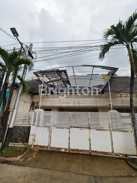 image RUMAH TUA HOEK PLUIT UTARA 420 M2 BOULEVARD HITUNG TANAH HADAP BARAT DAN UTARA SERTIFIKAT SHM (2)