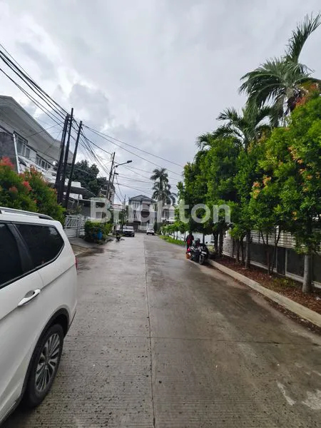 image RUMAH TUA HOEK PLUIT UTARA 420 M2 BOULEVARD HITUNG TANAH HADAP BARAT DAN UTARA SERTIFIKAT SHM (5)