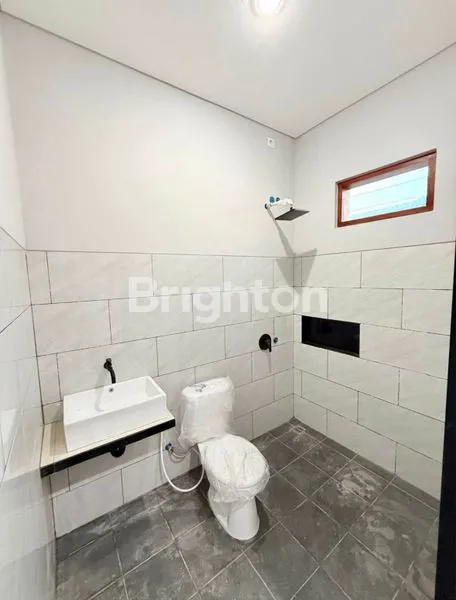 image RUMAH 2 LANTAI SEMI FURNISHED, DALUNG (6)