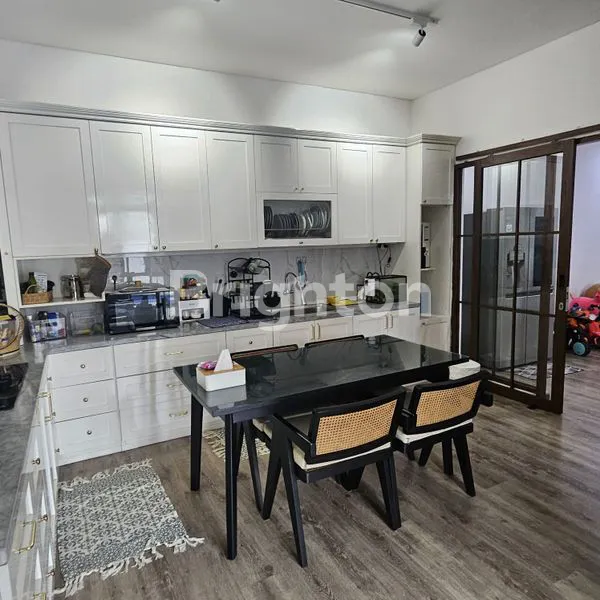 image RUMAH MEWAH DALAM CLUSTER DENGAN KOLAM RENANG PRIBADI – METLAND MENTENG, JAKARTA TIMUR (4)