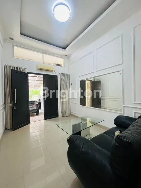 image RUMAH DI TENGAH KOTA SEMI FURNISHED SIAP HUNI (2)