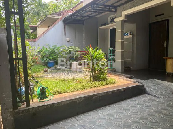 JUAL RUMAH 2 LANTAI DILOKASI STRATEGIS