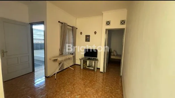 image RUMAH 2LANTAI DI AREA TENGAH KOTA MALANG (3)