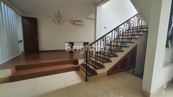 image RUMAH DISEWAKAN DI JLN ALAM SEGAR PONDOK INDAH JAKARTA SELATAN. (4)